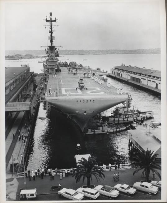 LABOR DAY SEPTEMBER 7, 1959 - SAN DIEGO - APPROACH BROADWAY PIER